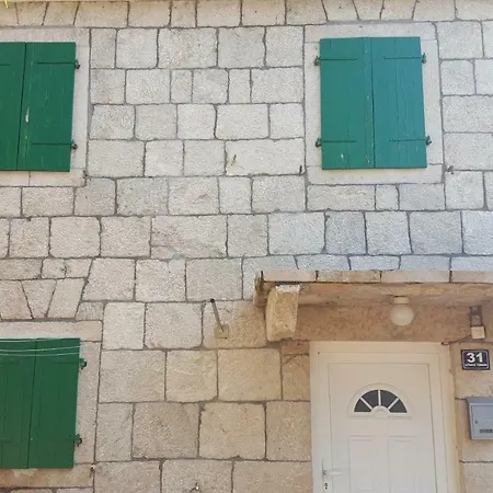 度假居 Stone House *
